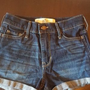 🧡 Hollister size 00 (23) High Rise Denim Shorts